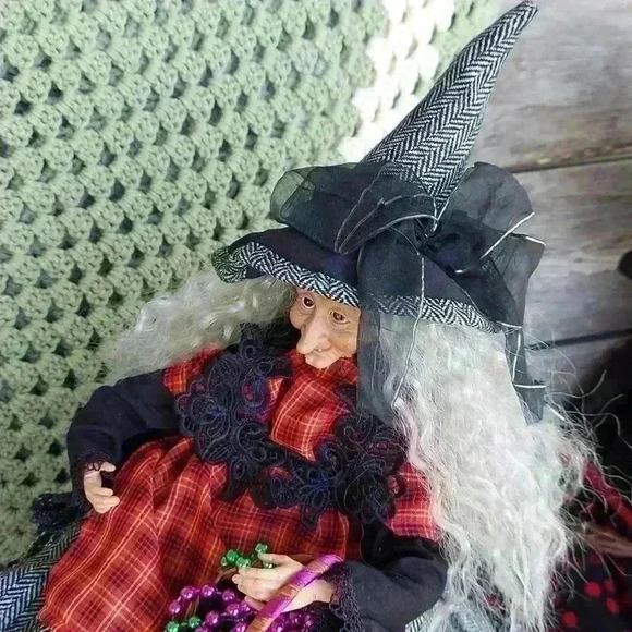 Scary Halloween Witch on Trike Bike - Picture 6 of 7